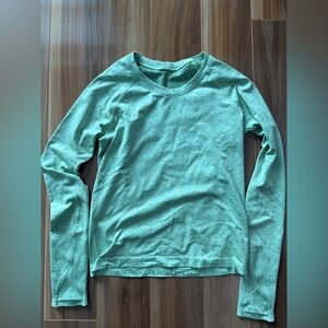Lululemon Swiftly Tech Long Sleeve Shirt 2.0 *Race Length - size 6